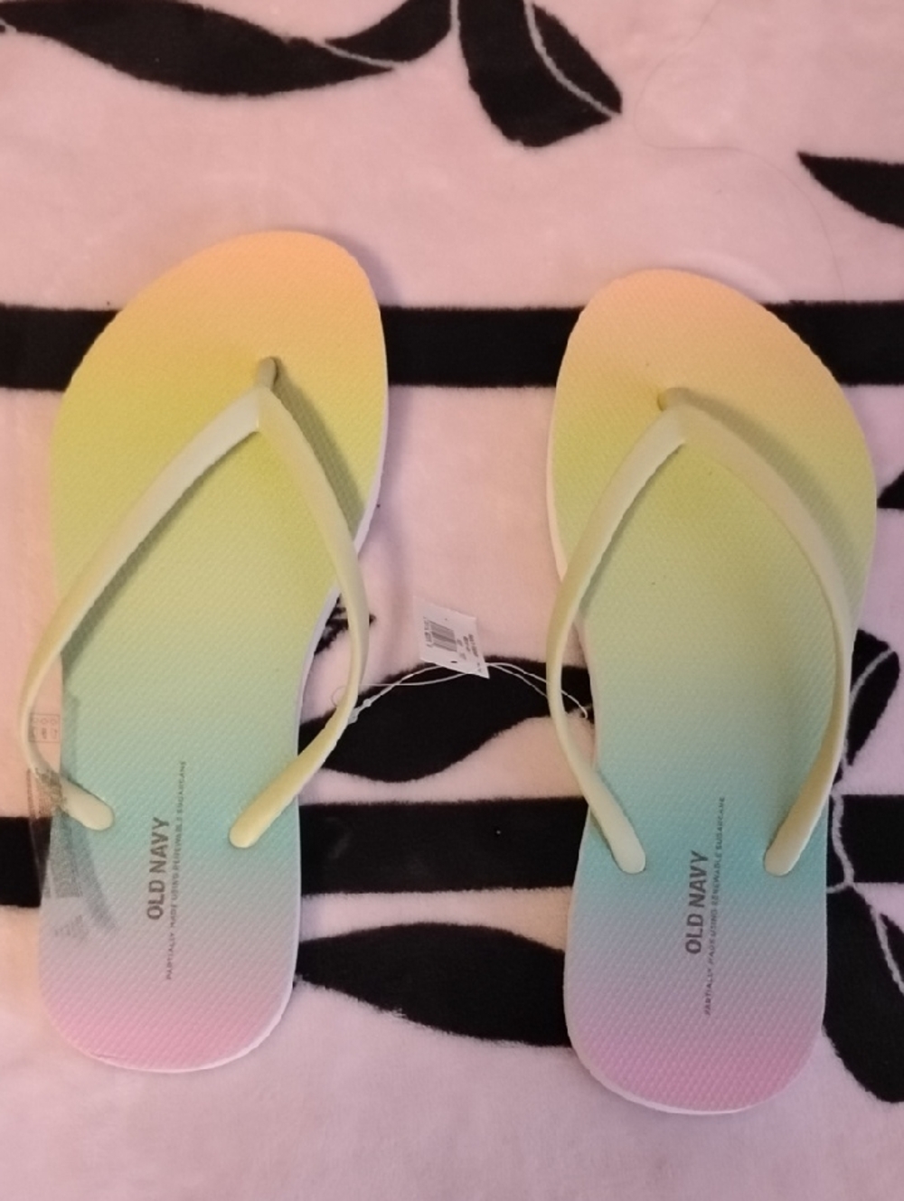 Old Navy ⛱️ Summer Flip Flops - Yellow Blue Pink Colors💋